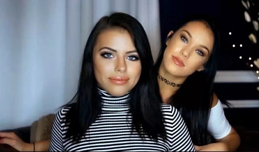 Two cuties fucked heartily with a mutual friend