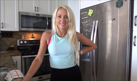 Тётя ебется со своим племянником и хочет чтобы никто не узнал!